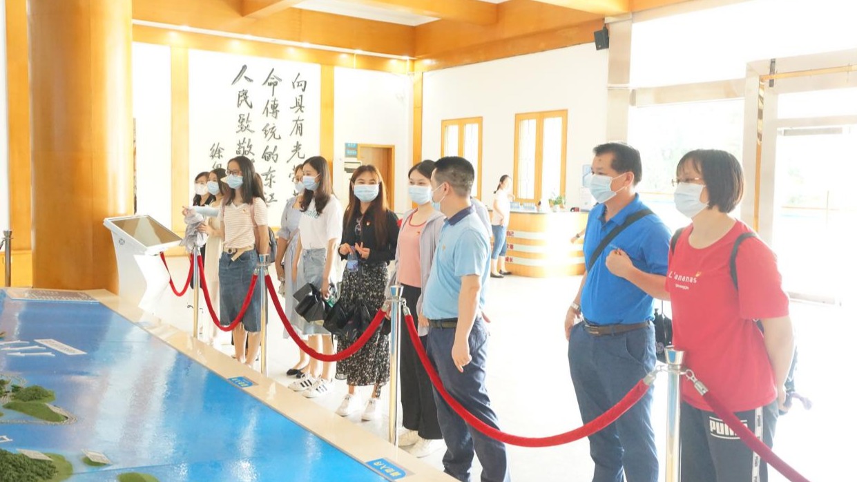 “让历史告诉未来” 松岗第三小学校外主题党日活动生动丰富