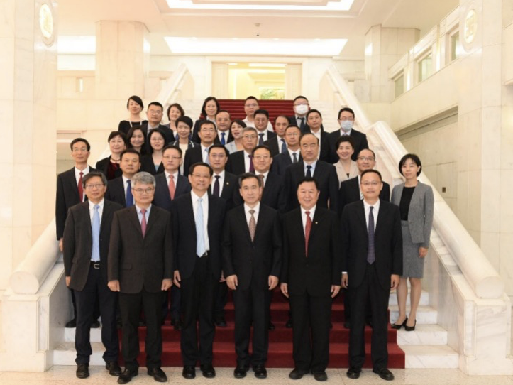 中国对外贸易中心与五家金融机构签订战略合作协议