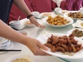 北京：餐饮企业暂停婚宴、酒席等群体性聚餐活动