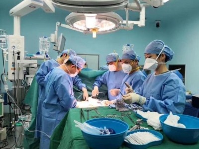 （重）深圳三院一患者脑死亡后捐献器官，交警暴雨中开“生命通道”