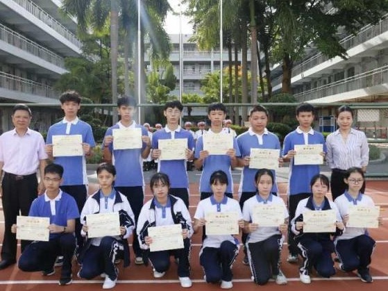 龙岗职校25名学生被评为区优秀学生和模范少年