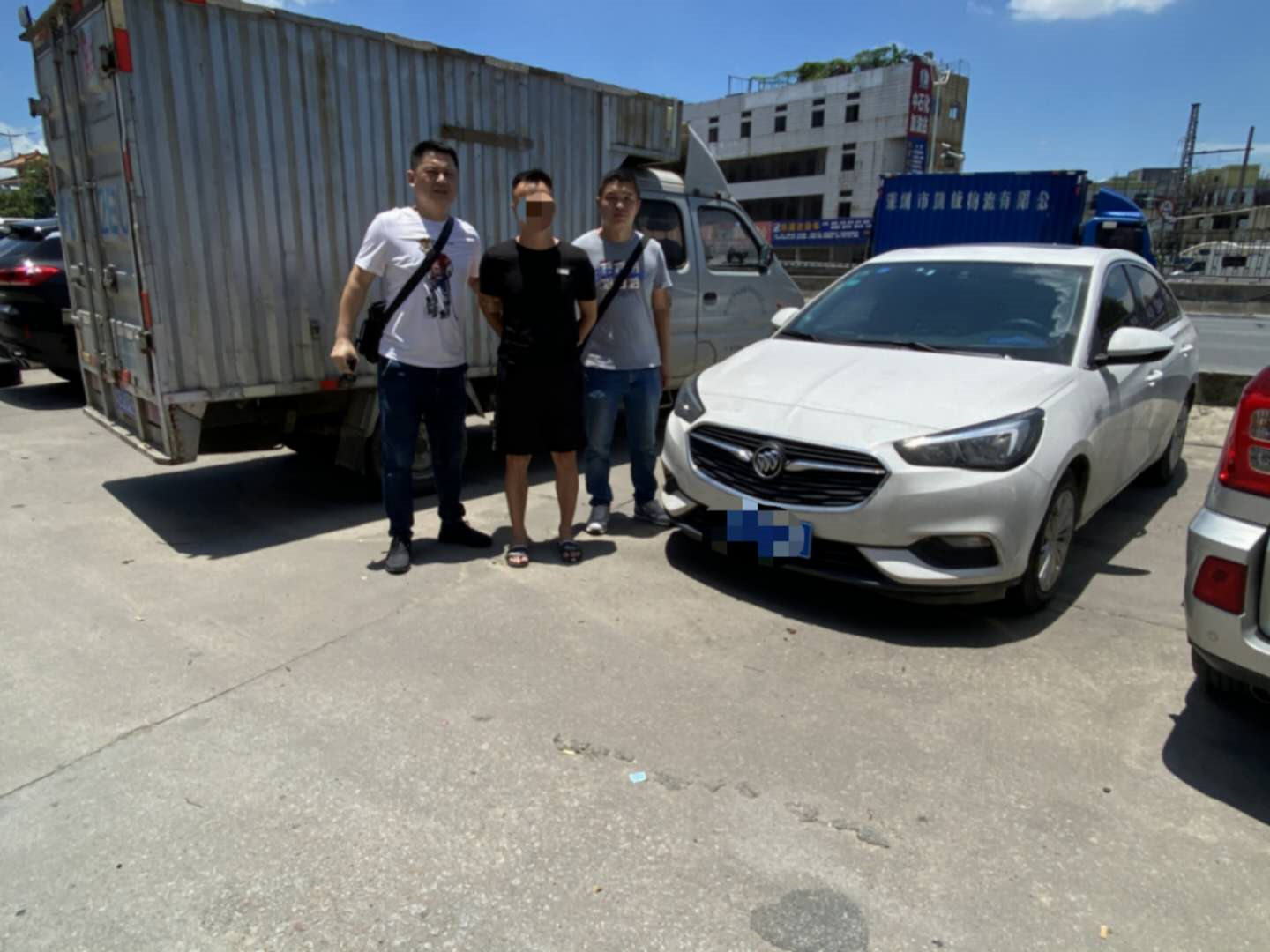 多次从外地开车到龙华盗窃自行车  警方循迹追踪抓获嫌疑人