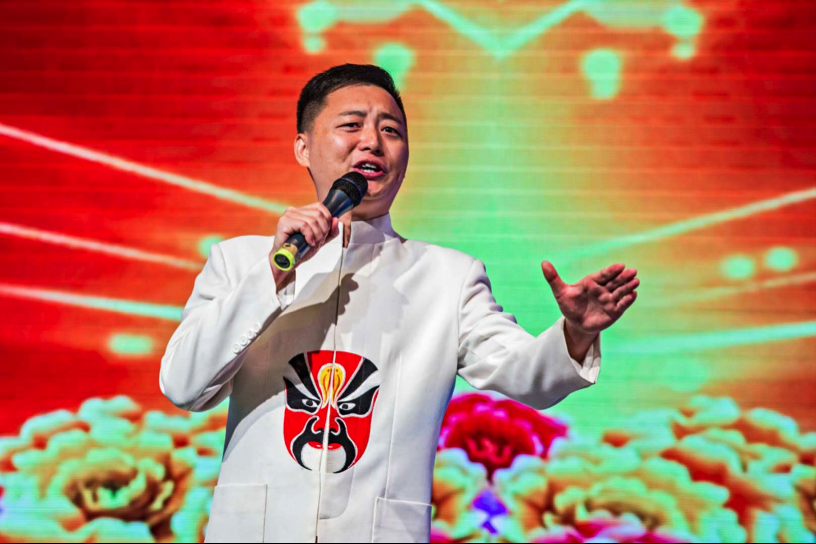 第十六届来深青工文体节8日起开始征稿，参赛作品包括美术、书法两大类别