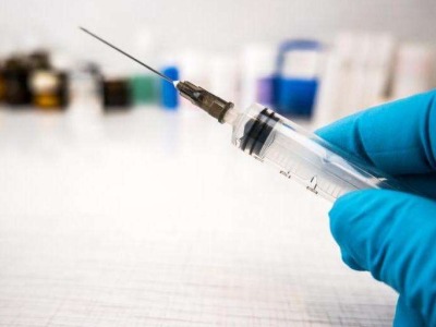 钟南山：新冠疫苗最早在秋天或年底可作应急使用