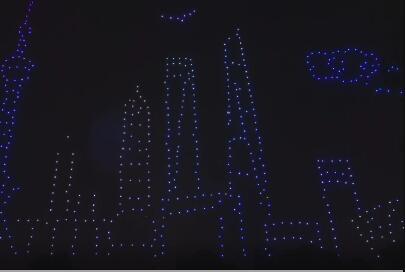 千架无人机表演 致敬浦东开发开放30周年