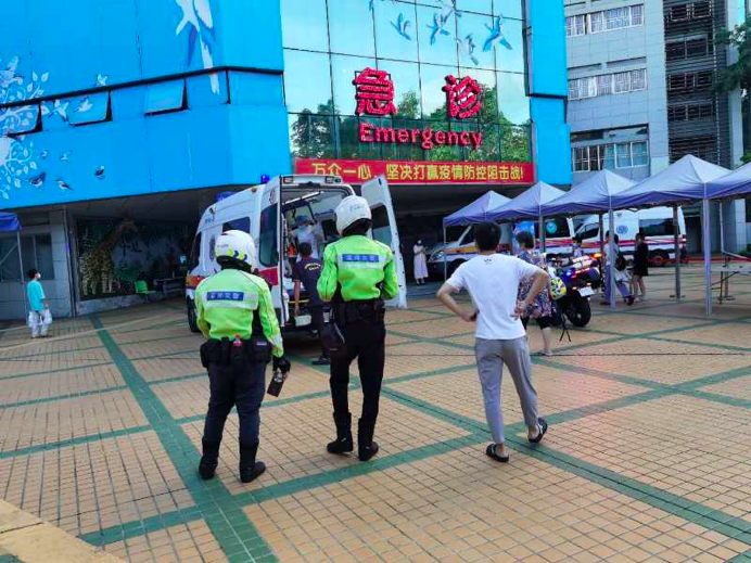 16分钟上演生死时速！罗湖交警紧急护送病危儿童抢救
