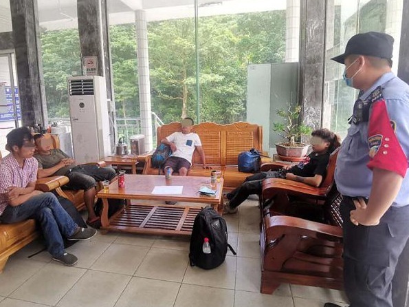 小梧桐山林中惊现飞线走私！5名嫌疑人已被警方控制