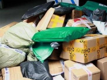 中国疾控中心：通过短时间的接触快递被感染的几率很低