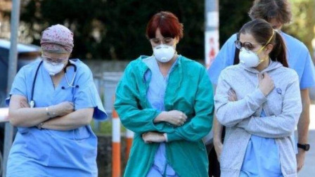 美国新冠肺炎确诊病例超233万 死亡病例超12万