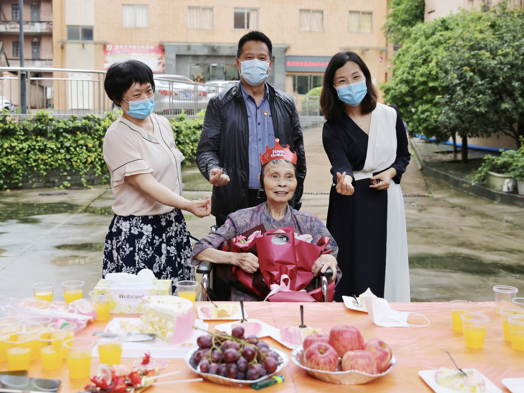 终身难忘！东莞独居老人收到80岁生日大礼