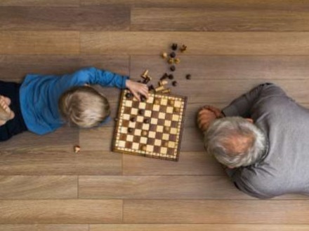联合国庆祝国际象棋日 深大新教授侯逸凡出席