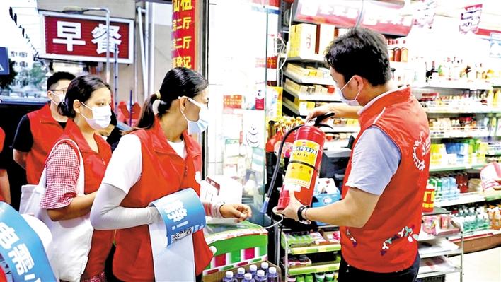 壆岗多部门联合整治市容共促文明
