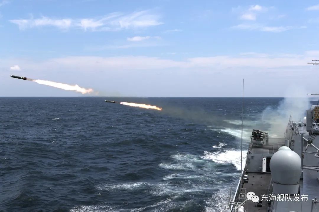 東部戰區海軍某驅逐艦支隊奔赴東海多個海域組織實戰化訓練