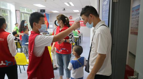 传承！“声”入童心 华富老党员积极参与“育蕾行动”