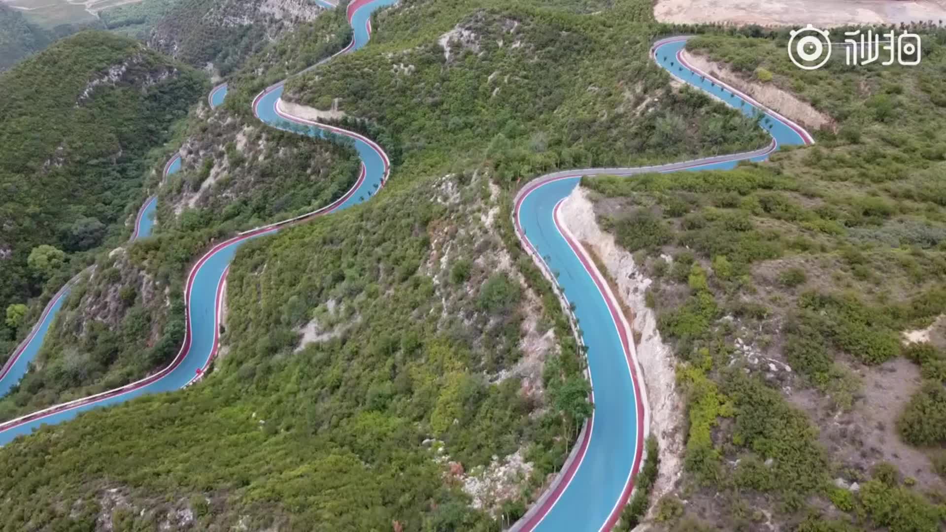 航拍山西太原新网红公路：宛如云端抛下的彩带