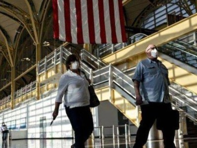 美国航空集团7月29日起将要求所有乘客在机场区域佩戴口罩