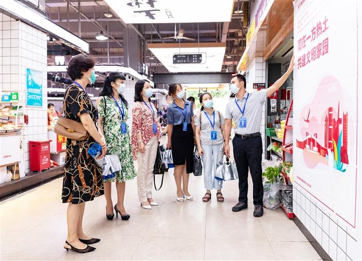 “文明看龙岗”首场活动走进农贸市场