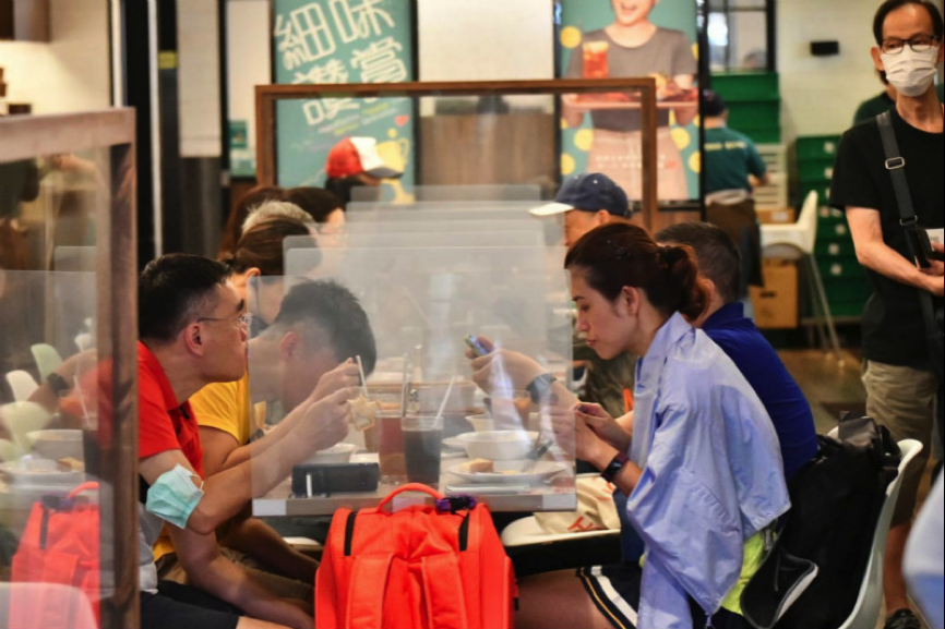 香港饮食业担忧：全日禁堂食，生意或跌八成