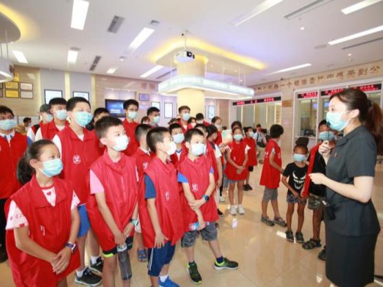 别样暑期生活 深圳宝安法院启动“法润少年志愿者行动”