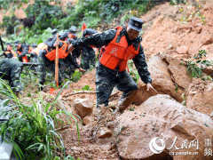 重庆江津发生山体滑坡 致一处房屋倒塌一人被埋