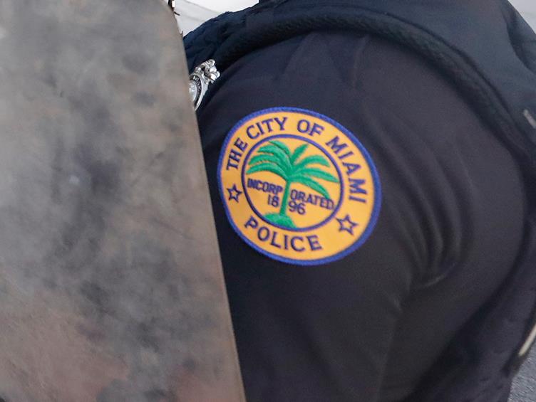 美国迈阿密警局隔离140名雇员，其中68人新冠检测呈阳性