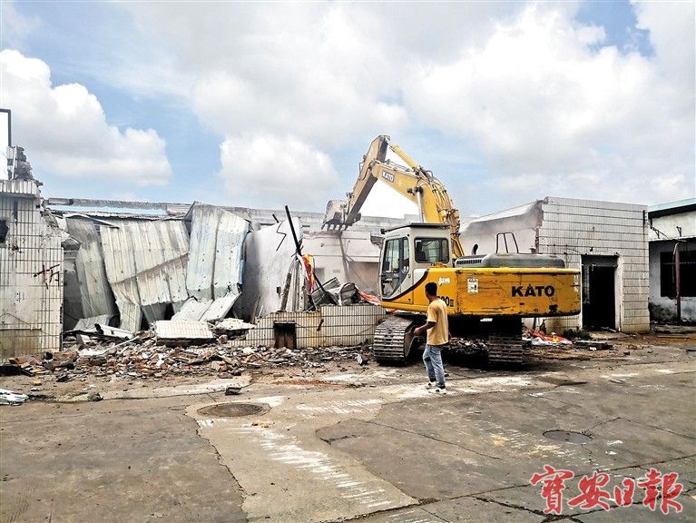 宝安组织开展第18次十大街道违法建筑集中拆除行动