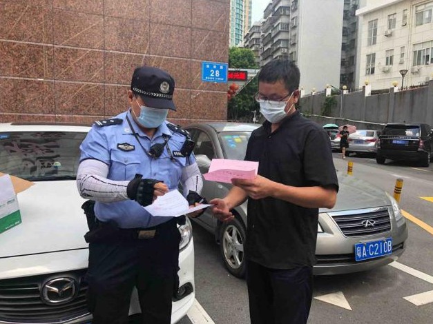 深圳交警加强停车场交通安全管理，已检查约200处停车场