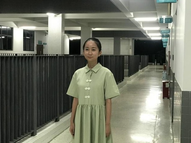 （重）宝安中学徐菲进广东高考理科前50 通过后天努力 实现个人超越