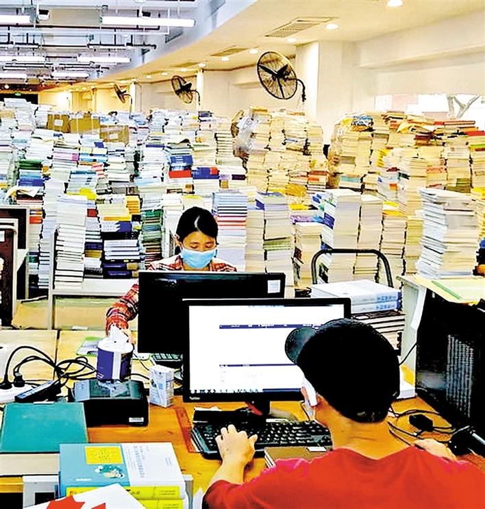 中大深圳校区临时图书馆 30万册图书报刊即将上架