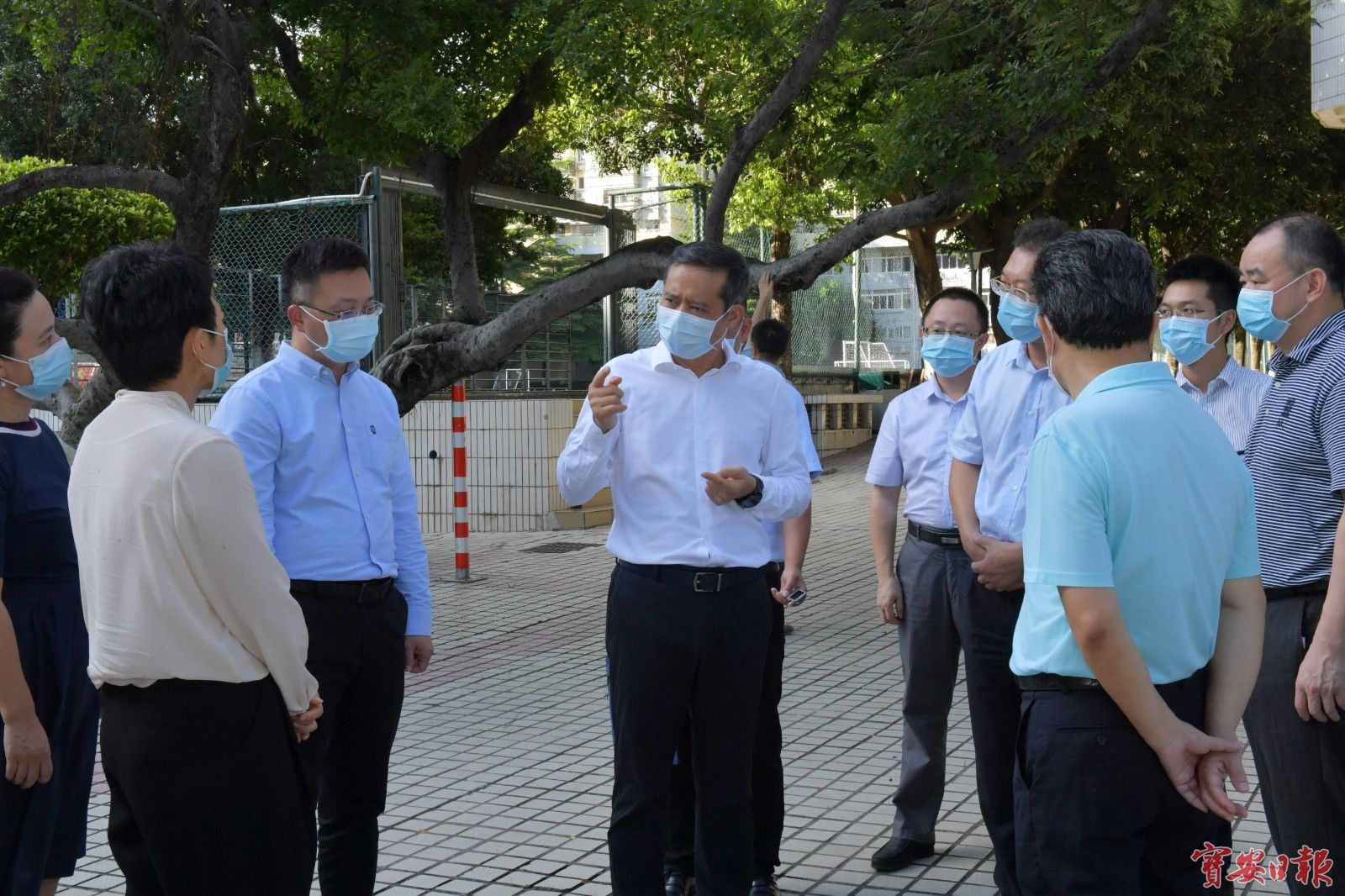 姚任到新安中学(集团)初中部调研：教育无小事，要满怀热情助学生成长成才