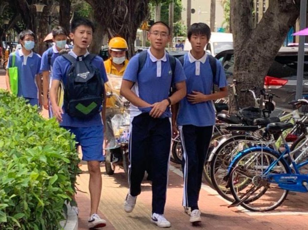 深圳中考作文题目出炉 听听考生怎么说