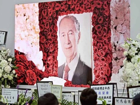 “笑语帷幄”送别“赌王”！何鸿燊今日出殡 政经名人扶灵
