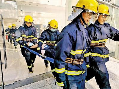 宝安区机关事务管理局开展消防培训演练 模拟突发场景增强消防队伍应急能力