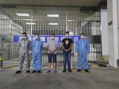 （不合适）泥头车和电动自行车相撞致一人死亡 涉事司机及车队长被刑拘