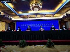乌鲁木齐：确需离乌人员核酸检测合格后可离开