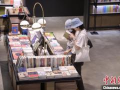 当网络改变消费习惯：实体书店发展如何打破空间界限？