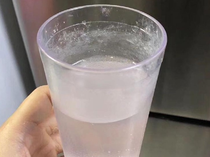 深圳一女子餐厅吃饭遭男伴“下药”：很后怕，拒绝接受道歉