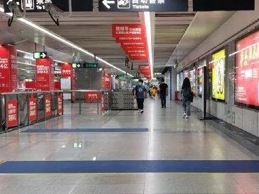 @罗湖人 配合6号线开通，1号线这个站改造中……