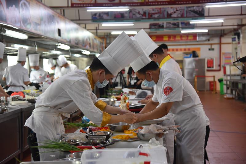 美味佳肴尽显匠心，市首届“粤菜师傅”精英挑战赛举行