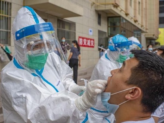 乌鲁木齐：通过核酸检测筛查及时发现散发病例和无症状感染者