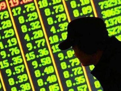 沪指跌3.86%失守3200点 两市近3600股飘绿
