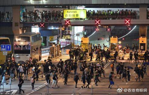香港警方：修例风波近万人被捕 学生占逾四成