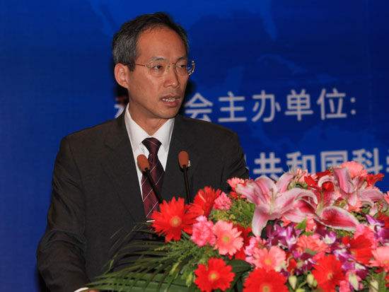 香港浸会大学委任卫炳江为新任校长