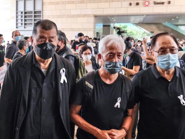 黎智英等13人涉非法集结罪今日提堂