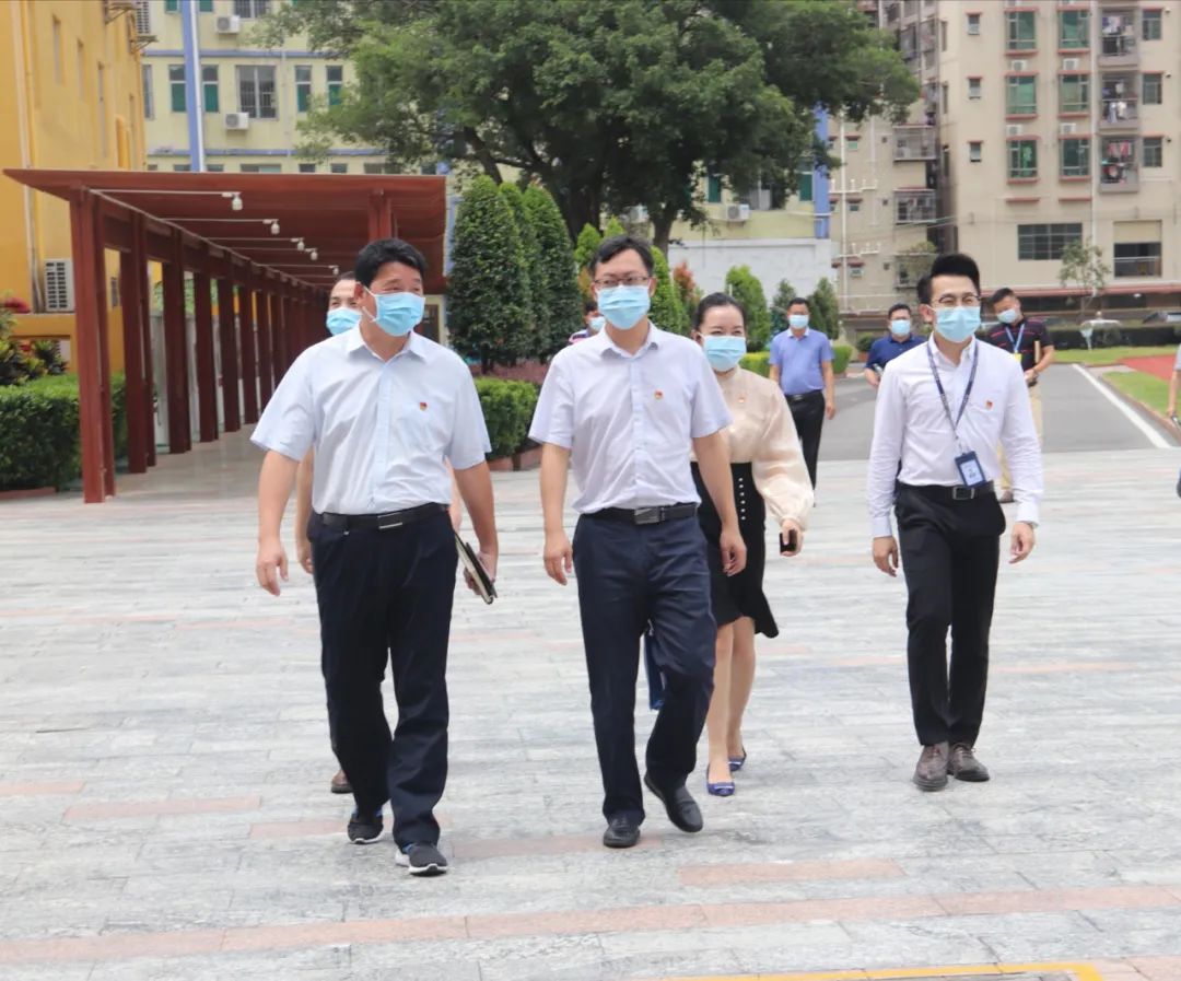 光明区委组织部到凤凰培英文武实验学校调研“两新”领域党建示范点工作