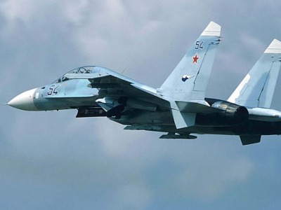 俄罗斯战机在波罗的海上空拦截美国轰炸机 