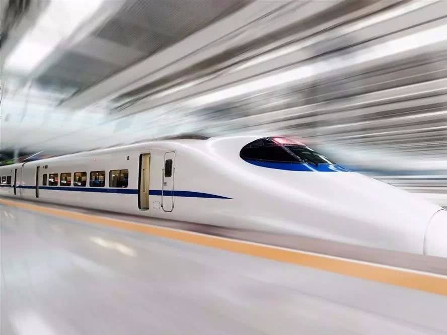 暑假期间，深圳北站加开至茂名湛江西动车组列车