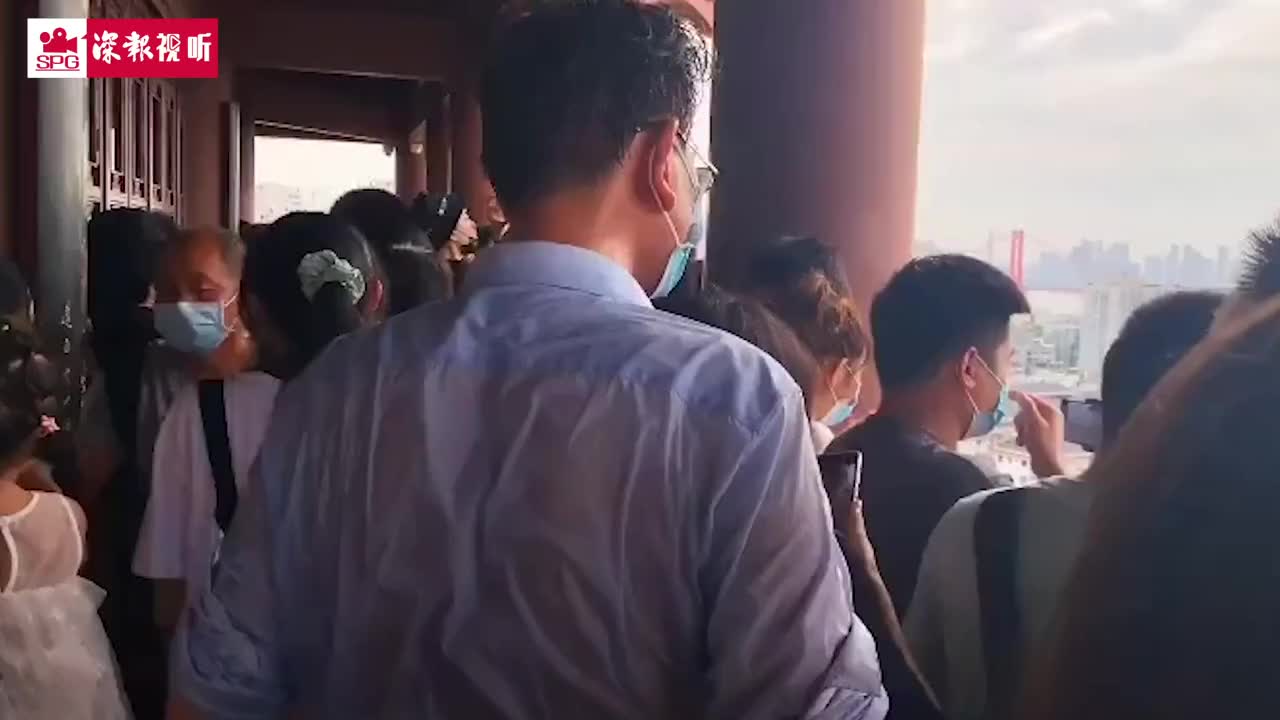 武汉所有景区免费开放 游客被挤到质壁分离
