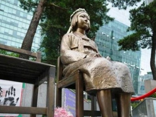 韩国釜山认定日本总领馆前“慰安妇”雕像合法，日方再次抗议