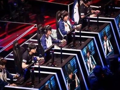 中国电竞产业年营收预计逾1400亿元 广州将建“电竞产业中心” 